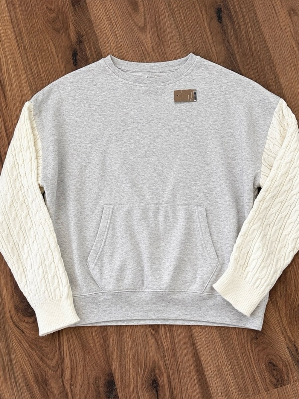 BKE | NWT Buckle Brand Gray Sweatshirt with Cream Cable Knit Sleeves Large
